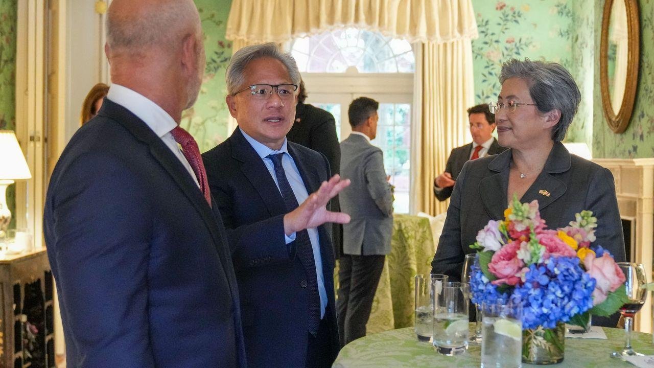 Jensen Huang and Lisa Su snubb...
