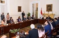 وزير الخارجية يبحث مع  ممثليال...