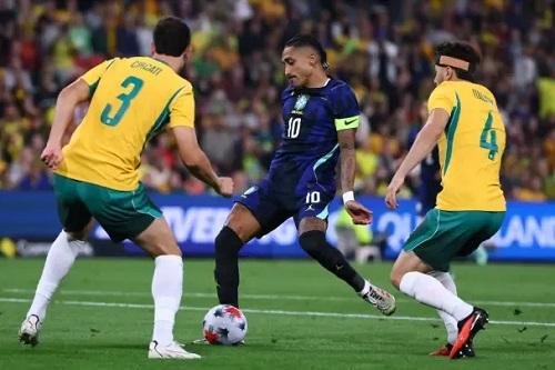 برشلونة يحقق مع رافينيا بعد ال...