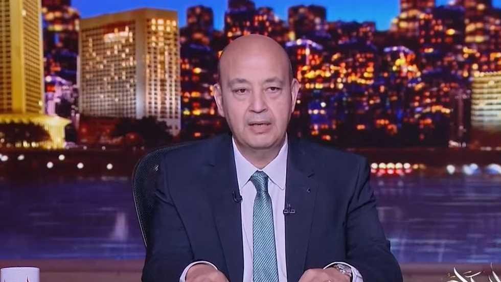 عمرو أديب ينتقد استبدال الأشجار بالنخيل: لا يعوض الظل الذي توفره الأشجار القديمة