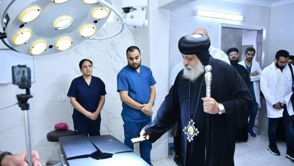 الأنبا ميخائيل يترأس أول قداس إلهي بكنيسة مستشفى مارجرجس الخيري بحدائق حلوان