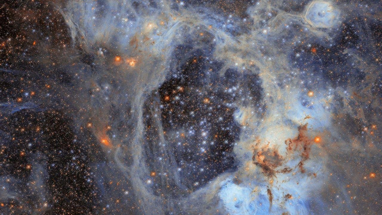Hubble Telescope sees spectacu...