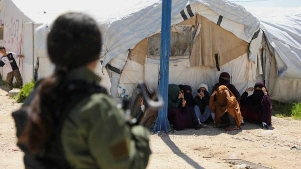 2200 من عائلات «داعش» ما زالوا في مخيم روج بسوريا رغم بدء دمج المؤسسات الكردية