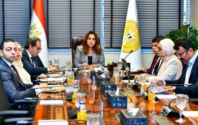 وزيرة التنمية المحلية والبيئة ووزير المناخ الأسترالي يبحثان تعزيز التعاون البيئي والاستعداد لـ COP31