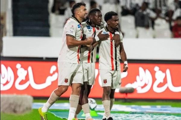 بعد التعافي من الإصابة.. تريزيجيه يعود للمشاركة مع الرياض أمام الفيحاء