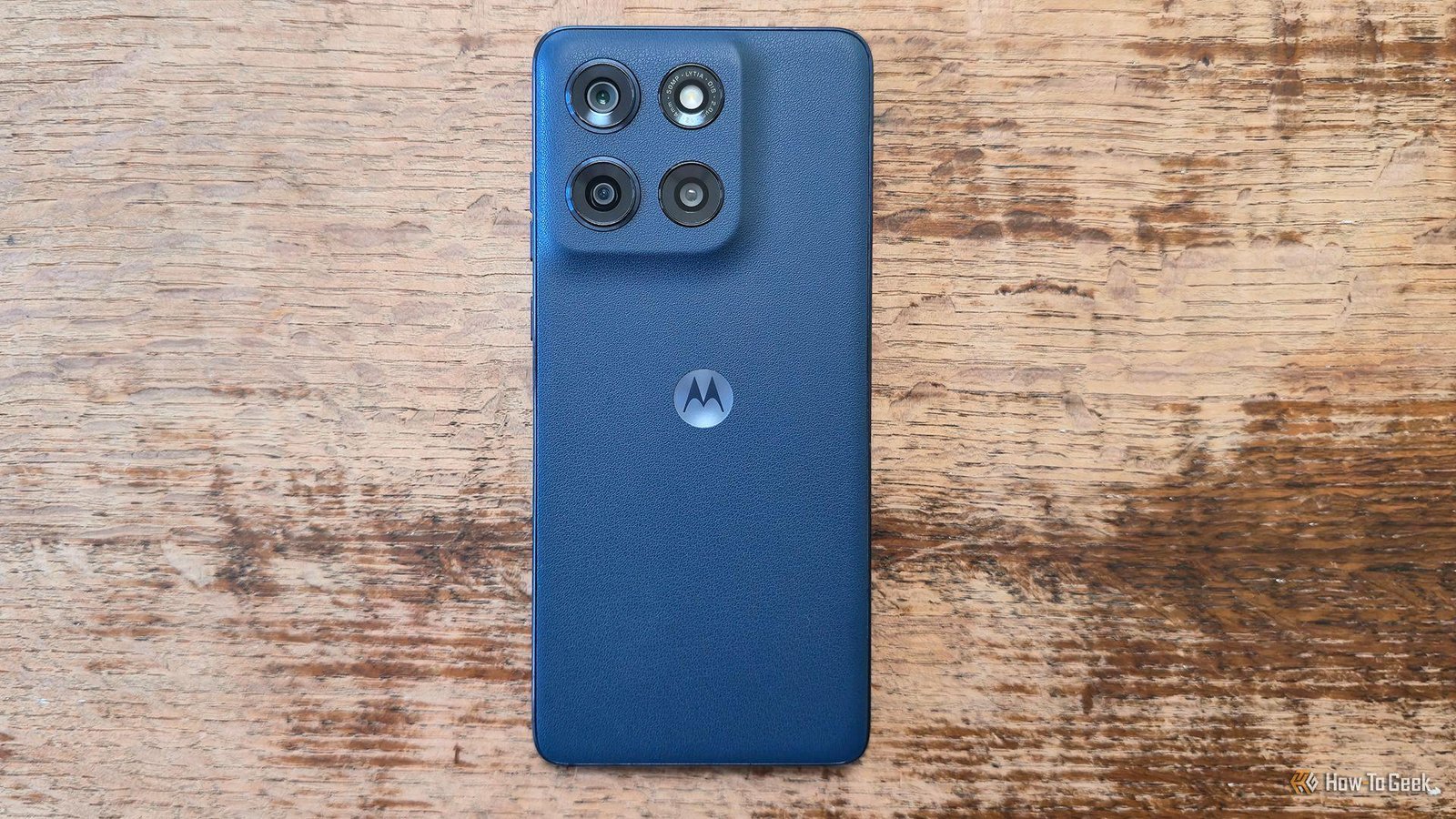 $200 Motorola phones have 4 fe...