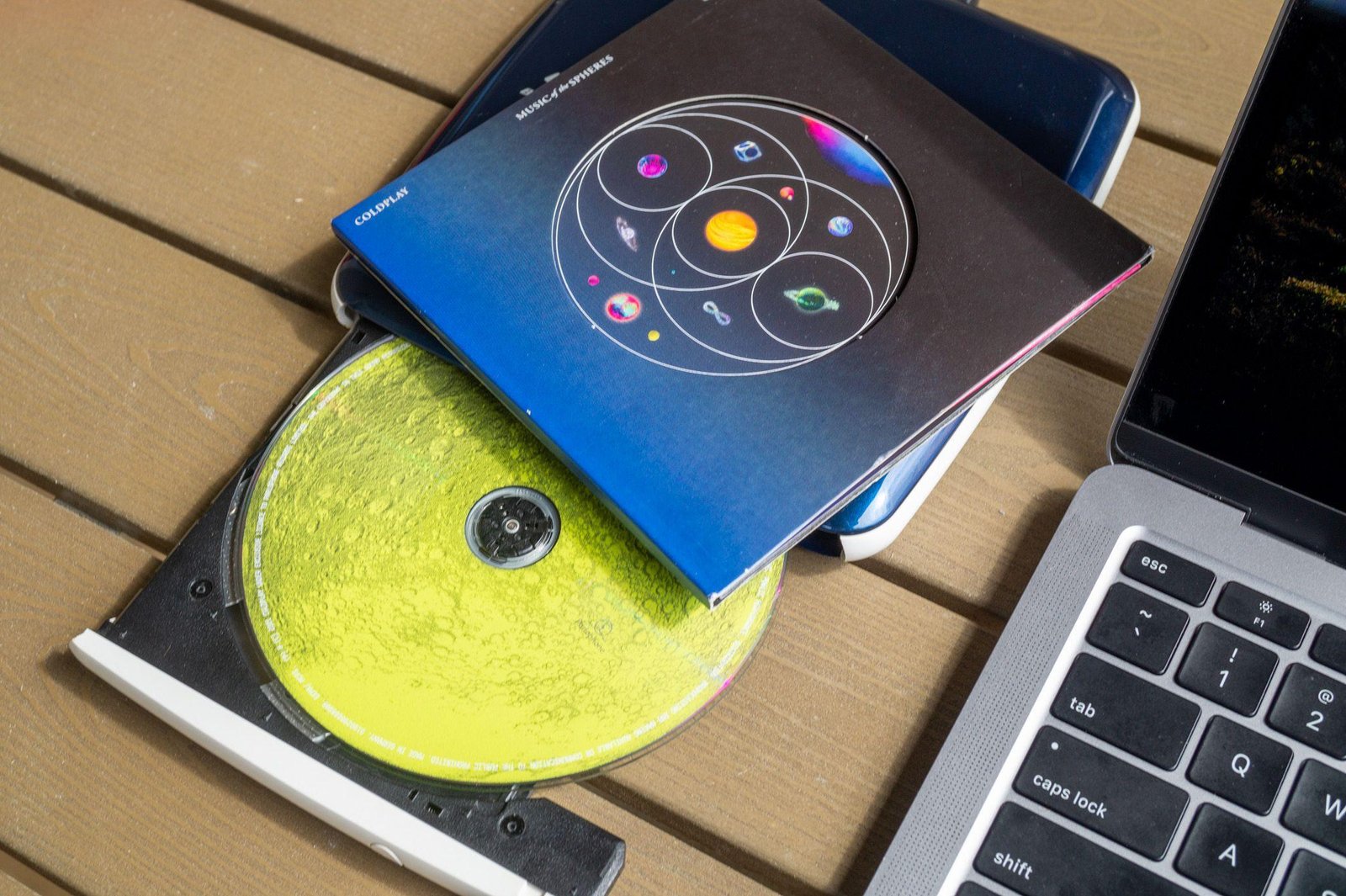 How to play old CD-ROM games o...