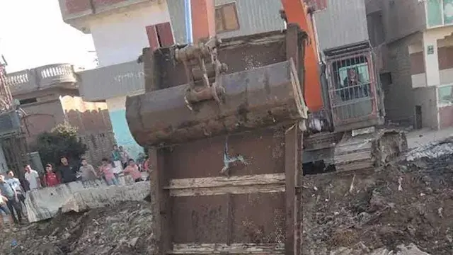 أهالي الصفاصيف يكشفون كواليس مغامرة الطلاب على "ماسورة الكهرباء" بالبحيرة -صور
