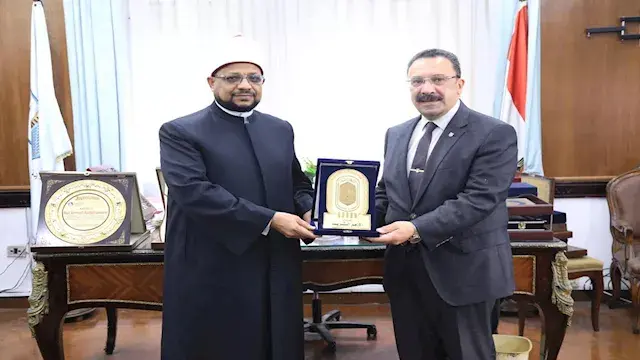أمين "البحوث الإسلاميَّة" يلتق...