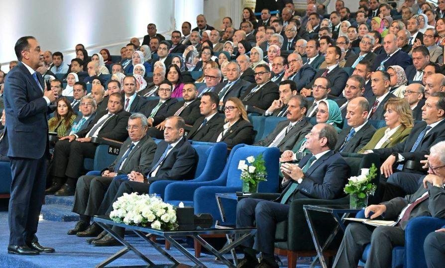 تحمّل المواطن أو الدولة للتكلفة.. مدبولي: 3 بدائل للتعامل مع ارتفاع سعر برميل البترول إلى 110 دولارات
