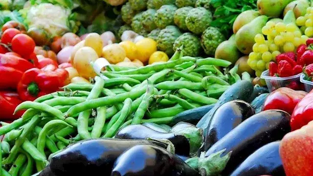 أسعار الخضروات والفاكهة في سوق العبور اليوم.. 18 جنيها لكيلو الطماطم
