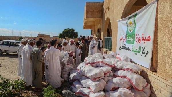"الزراعة" تطلق قافلة غذائية مجانية بعشرات الأطنان لدعم أهالي قرى السلوم والنجيلة وسيدي براني بمطروح