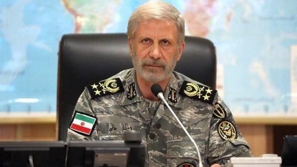 إيران: مكافأة 30 ألف دولار مقا...