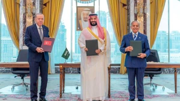 قيادات بدول اتفاق مكة يلتقون مسؤولين إيرانيين في طهران