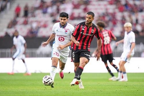 عبد المنعم أساسيا مع نيس في مواجهة ليون بالدوري الفرنسي