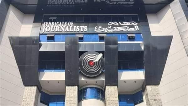 4 تخصصات طبية وأدوية مجانية.....