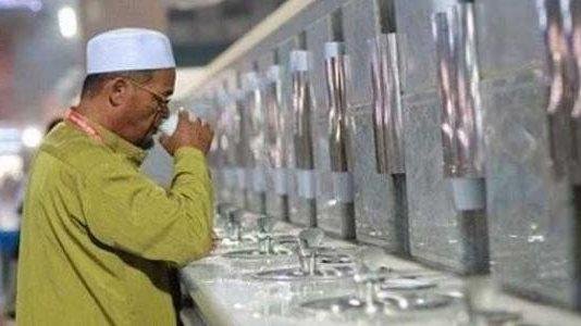 هل يجوز استعمال ماء زمزم في غير الشرب؟ .. دار الإفتاء تجيب