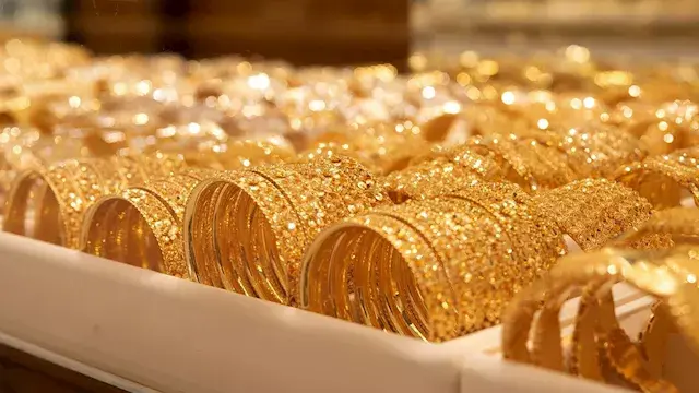 سعر الذهب اليوم الأحد في بداية التعاملات الصباحية
