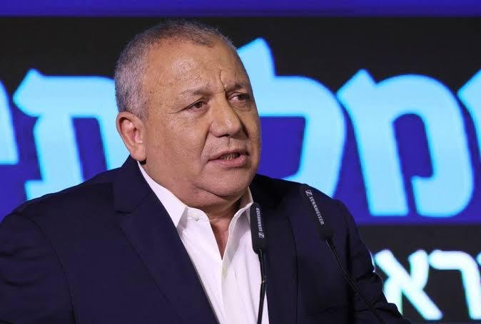 إسرائيل.. آيزنكوت يتحرك لتشكيل حكومة ويبحث مع لابيد تنسيق الخطوات