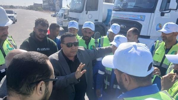 رئيس «مياه القناة» يتفقد اصطفاف سيارات ومعدات التعامل السريع مع فصل الشتاء بالإسماعيلية