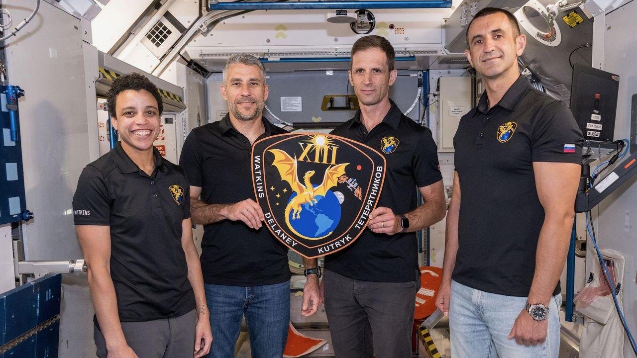 SpaceX, NASA delay next astron...