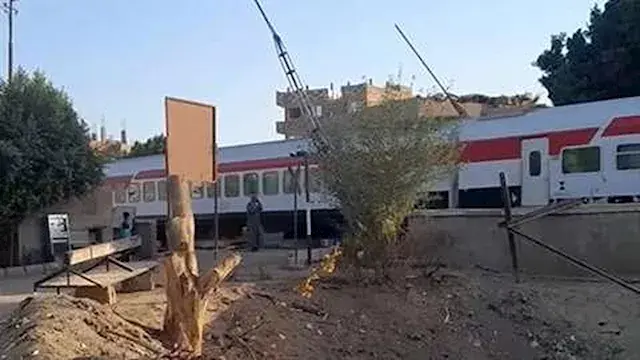 كارثة على سكة الأشراف.. فيديو...