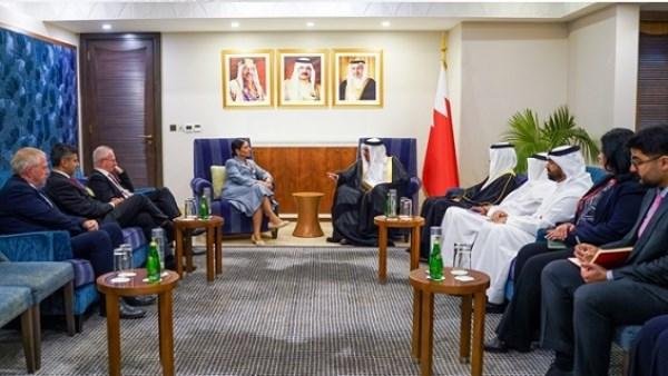 وزير خارجية البحرين يبحث مع وفد برلماني بريطاني علاقات التعاون والمستجدات الإقليمية