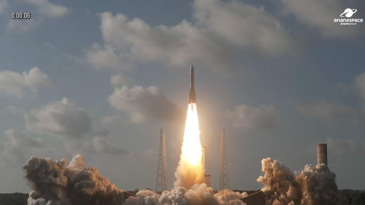 Powerful Ariane 6 rocket launc...