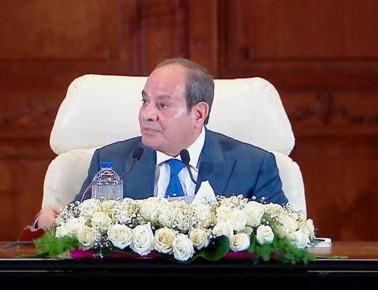 الرئيس السيسي: بعض الجثامين كانت تُدفن وسط المياه الجوفية في مقابر مصر القديمة بطريقة لا تليق
