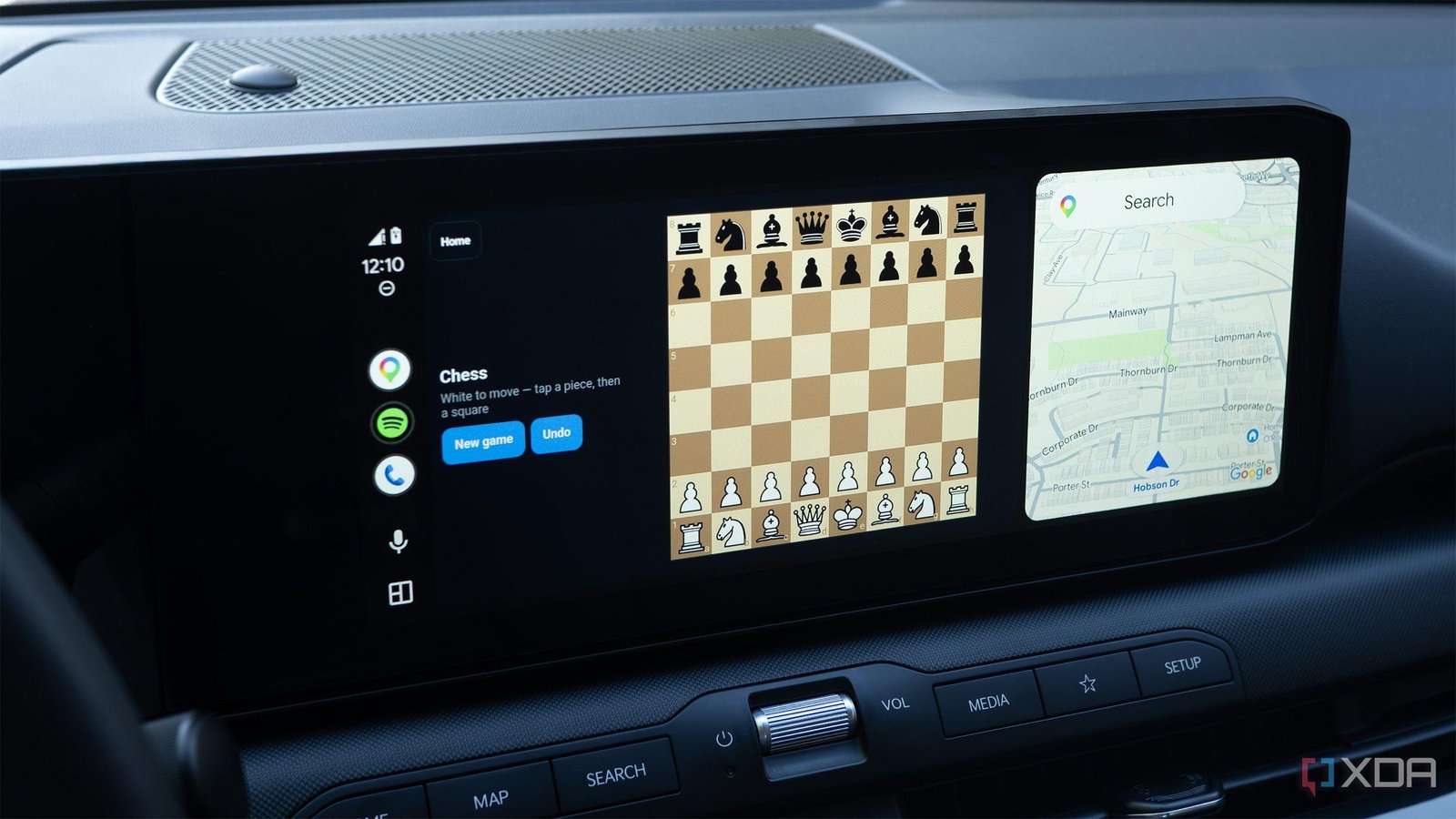 This sideloaded Android Auto a...