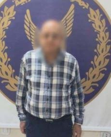 ضبط المتهم بتحطيم زجاج سيارة ح...