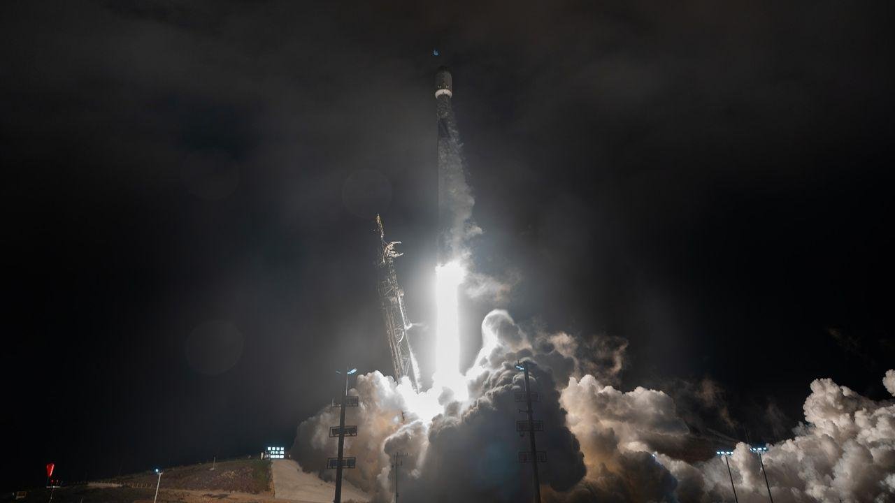 SpaceX Falcon 9 rocket launche...