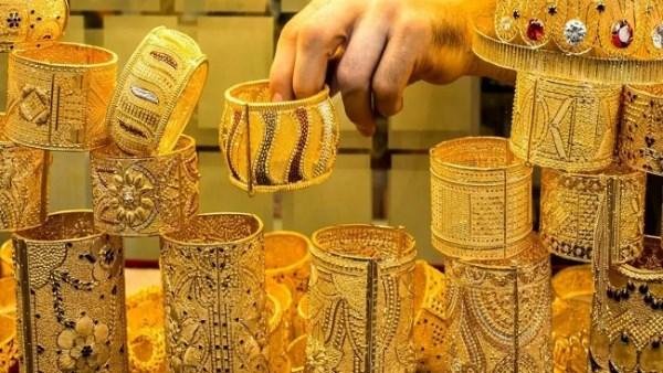 استقرار نسبي .. سعر الذهب عيار 21 يسجل 6130 جنيها